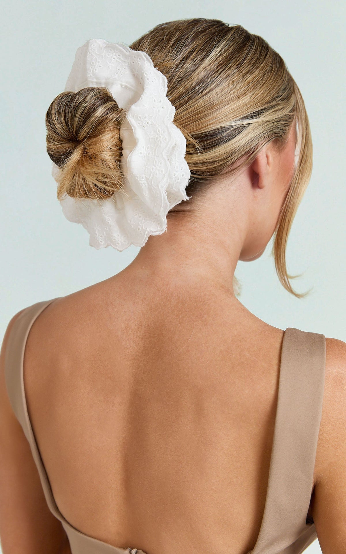 Kahrissa Broderie Scrunchie in White