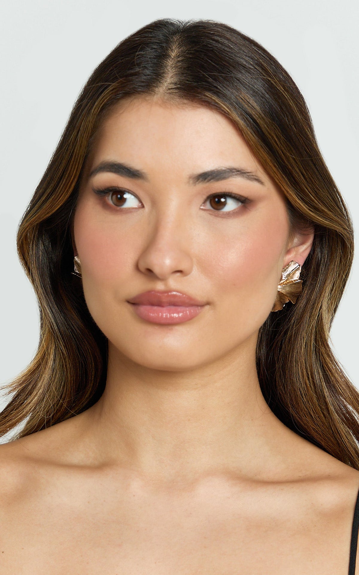 Noa Half Flower Earrings in Gold
