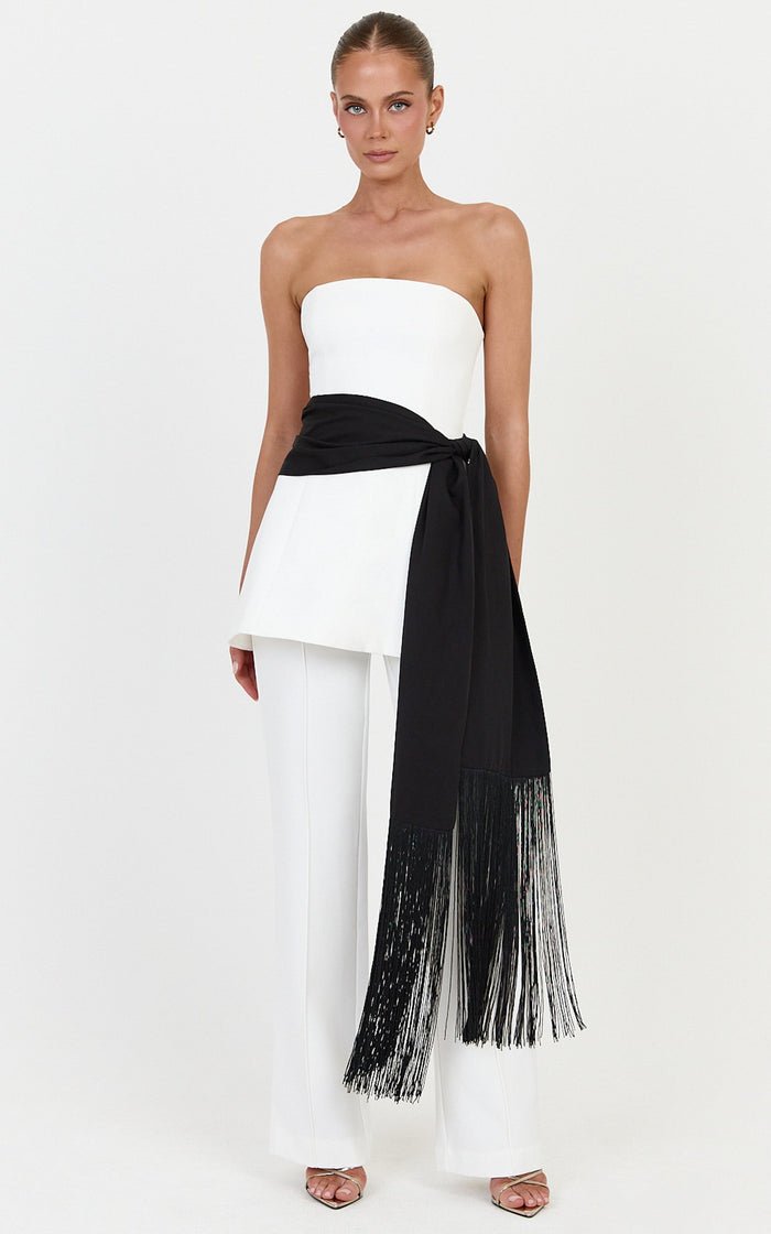 Romy Scarf - Scarf With Fringing in Black