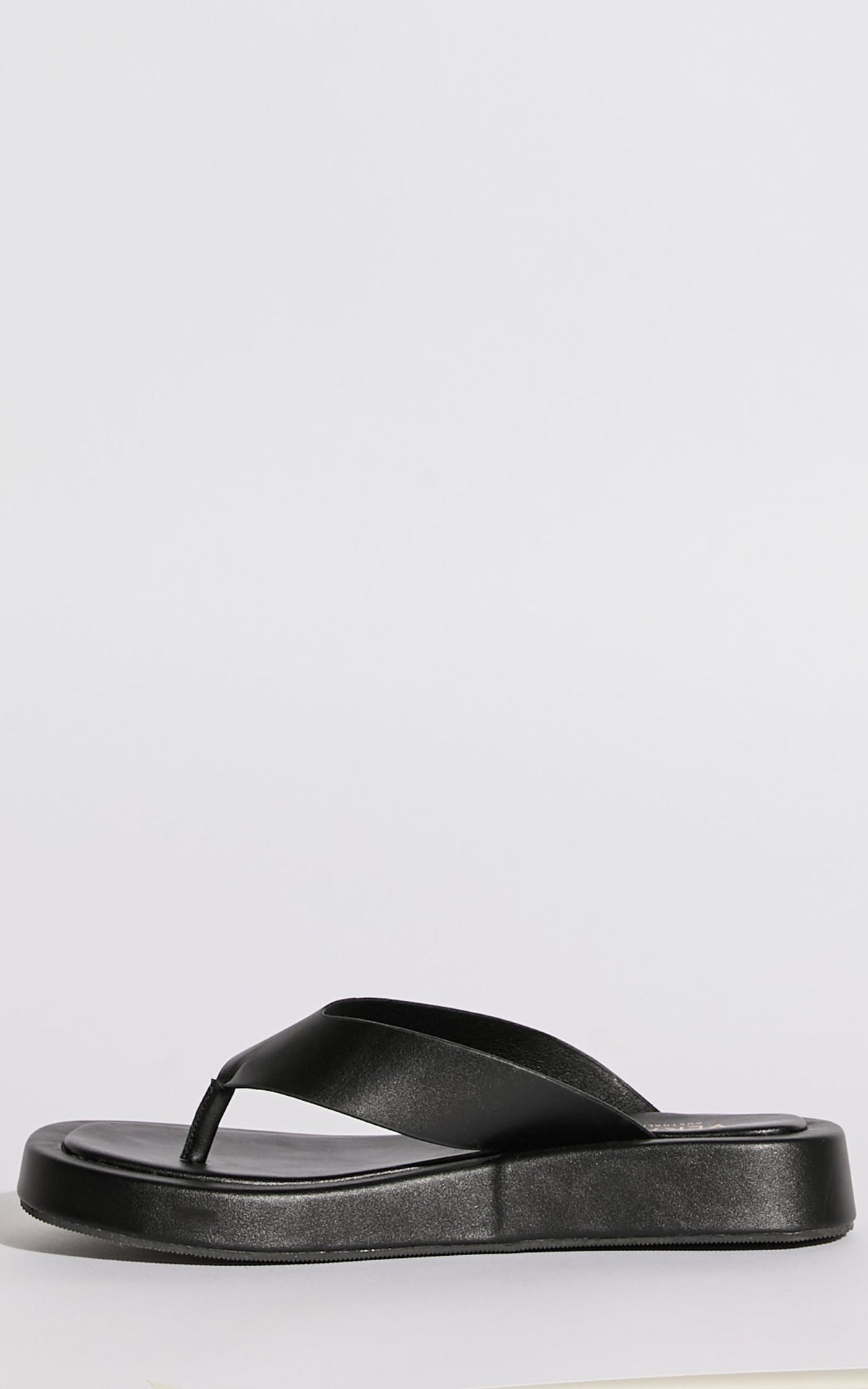 Verali - Bouncer Sandals in Black