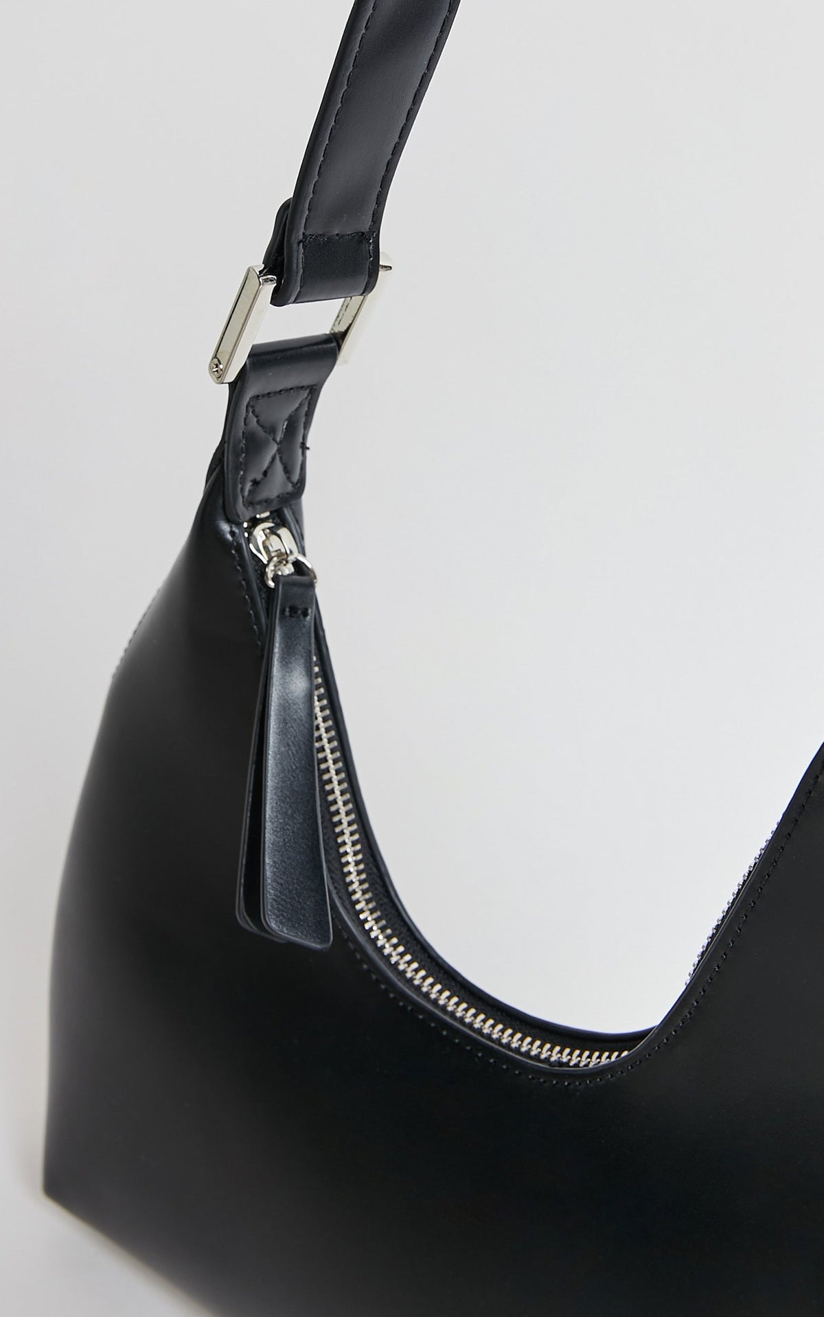 Calabasas Bag - PU Shoulder Bag in Black
