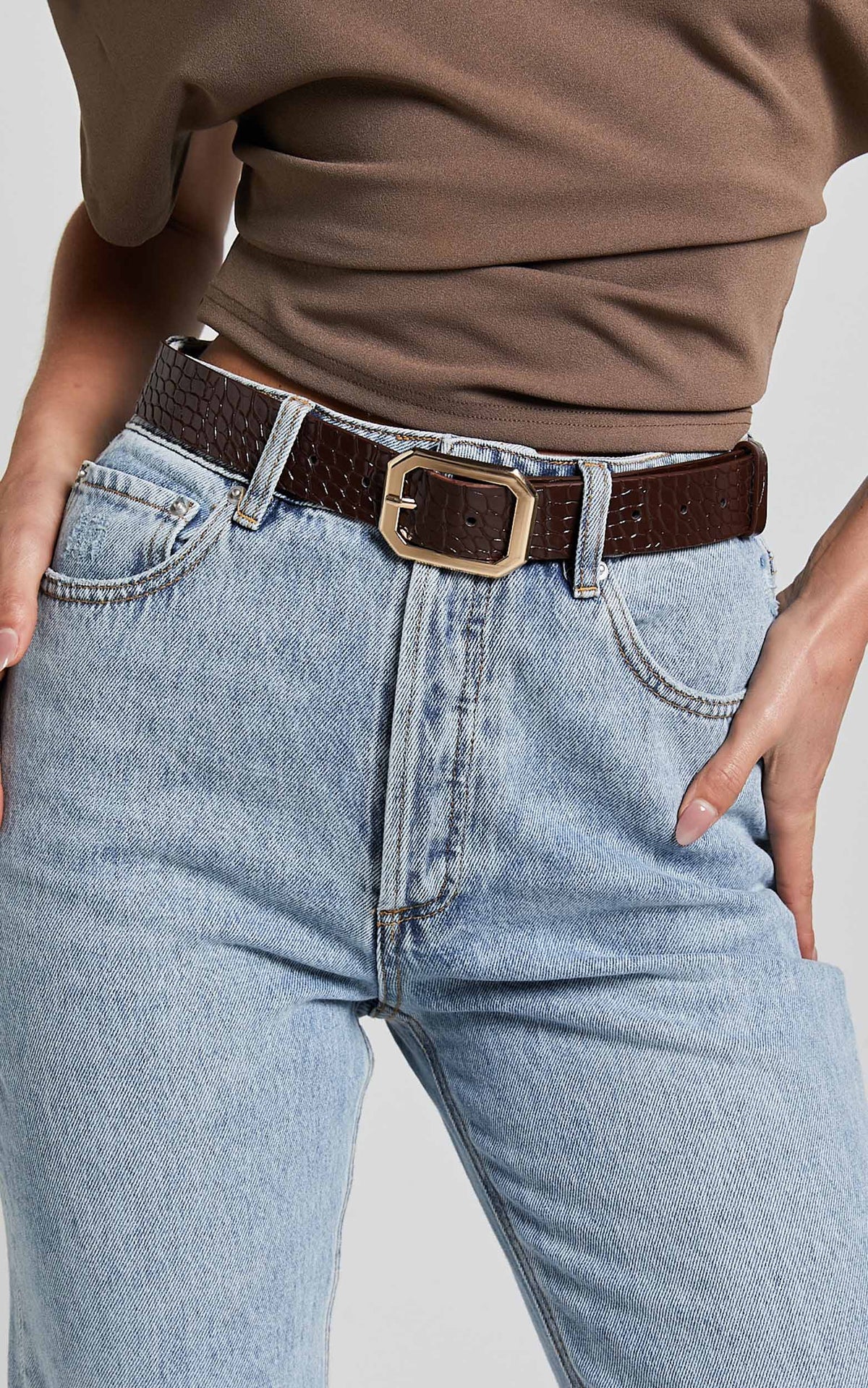 Mason Croc Square Buckle Belt in Chocolate