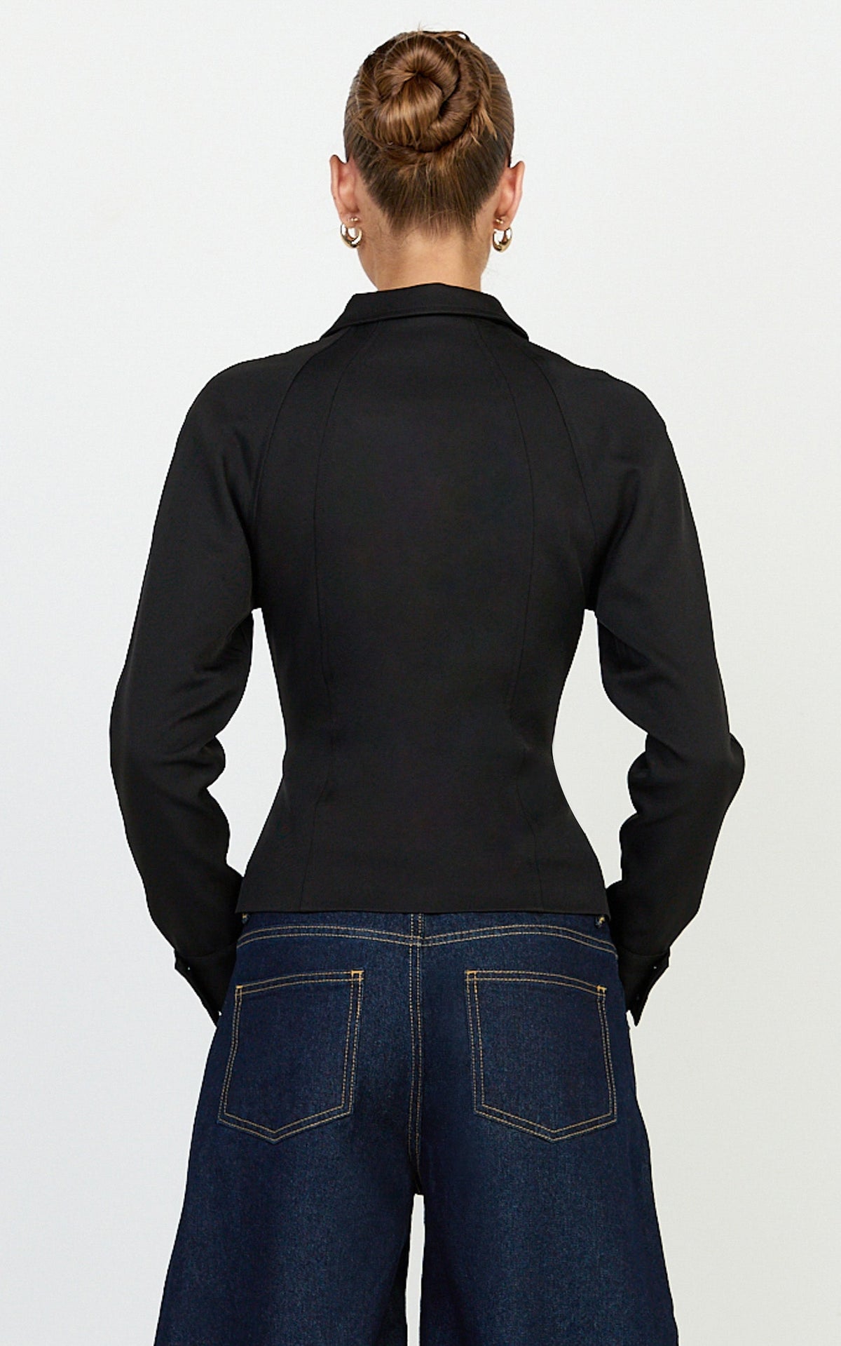 Lioness - Form Jacket in Noir