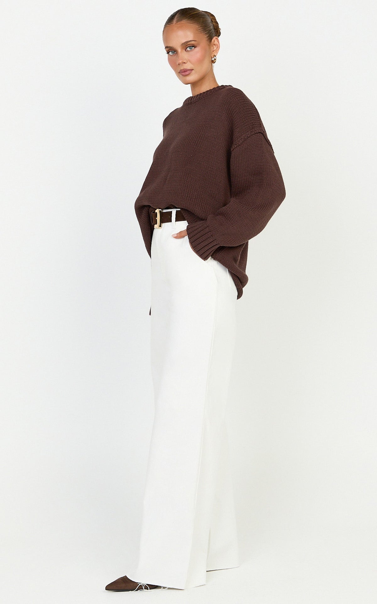 Kira Jumper - Crew Neck Oversized Knit Jumper in Chocolate
