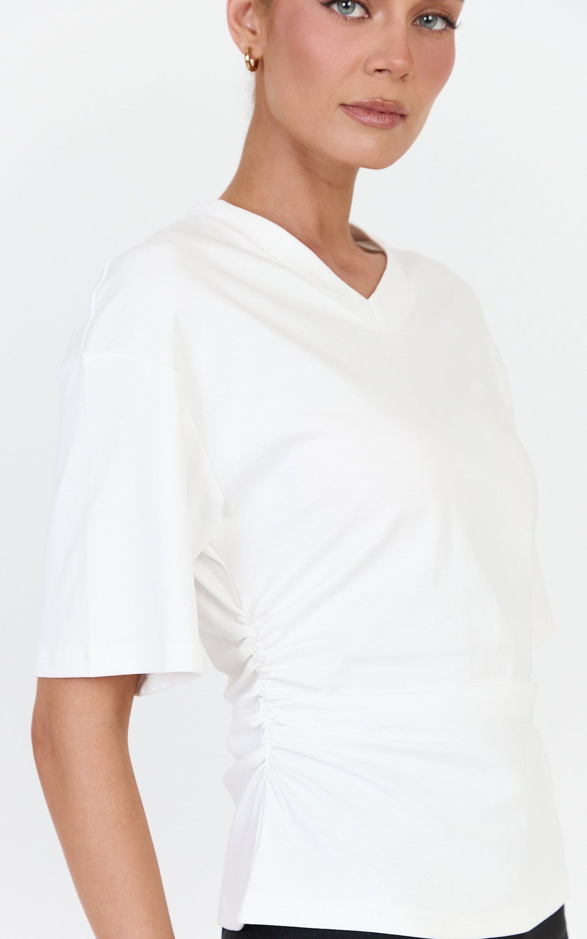 Riva Top - Cotton V Neck Cinched Waist T Shirt in Off White