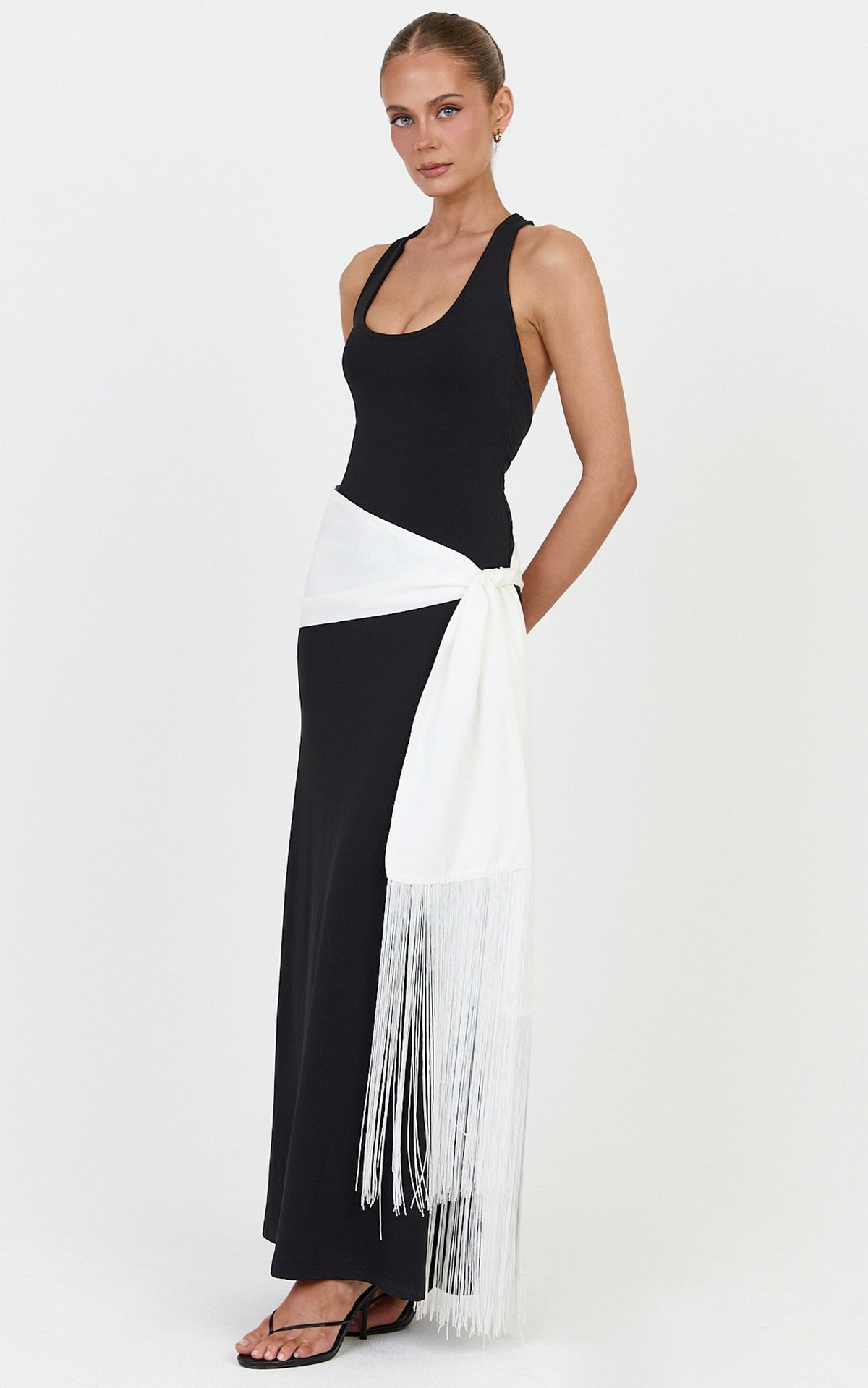 Romy Scarf - Scarf With Fringing in Ivory