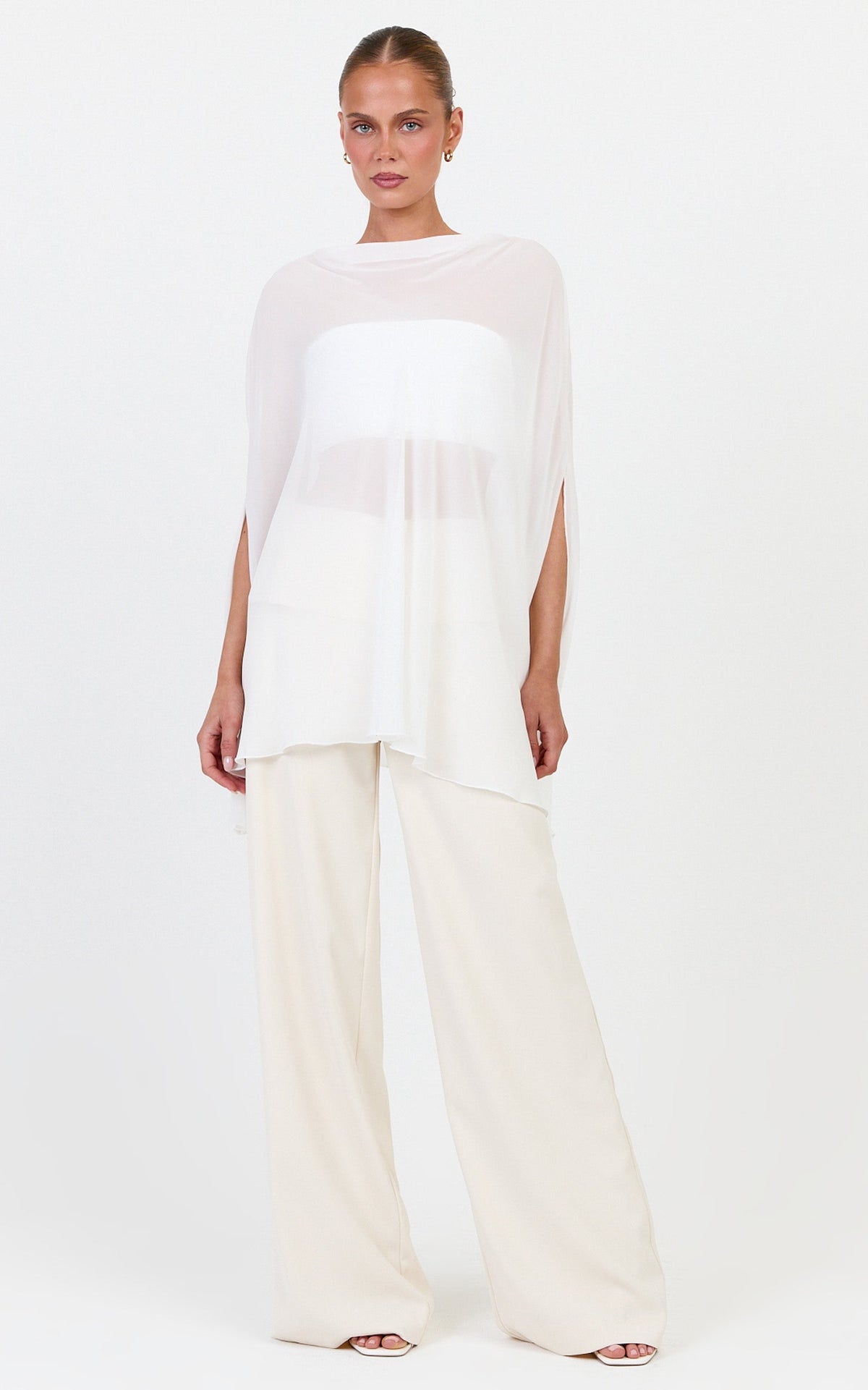Lioness - Aura Poncho in Porcelain