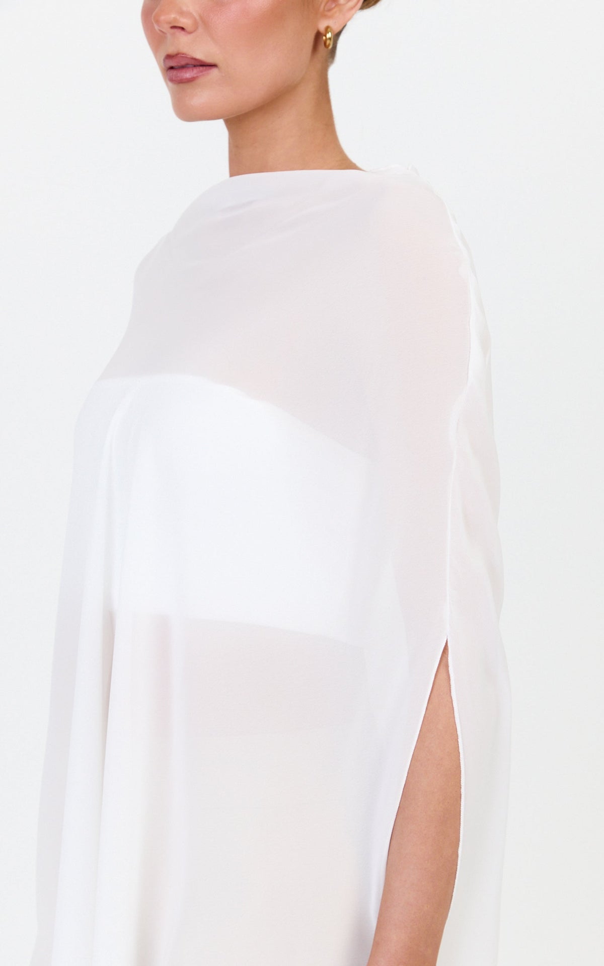 Lioness - Aura Poncho in Porcelain