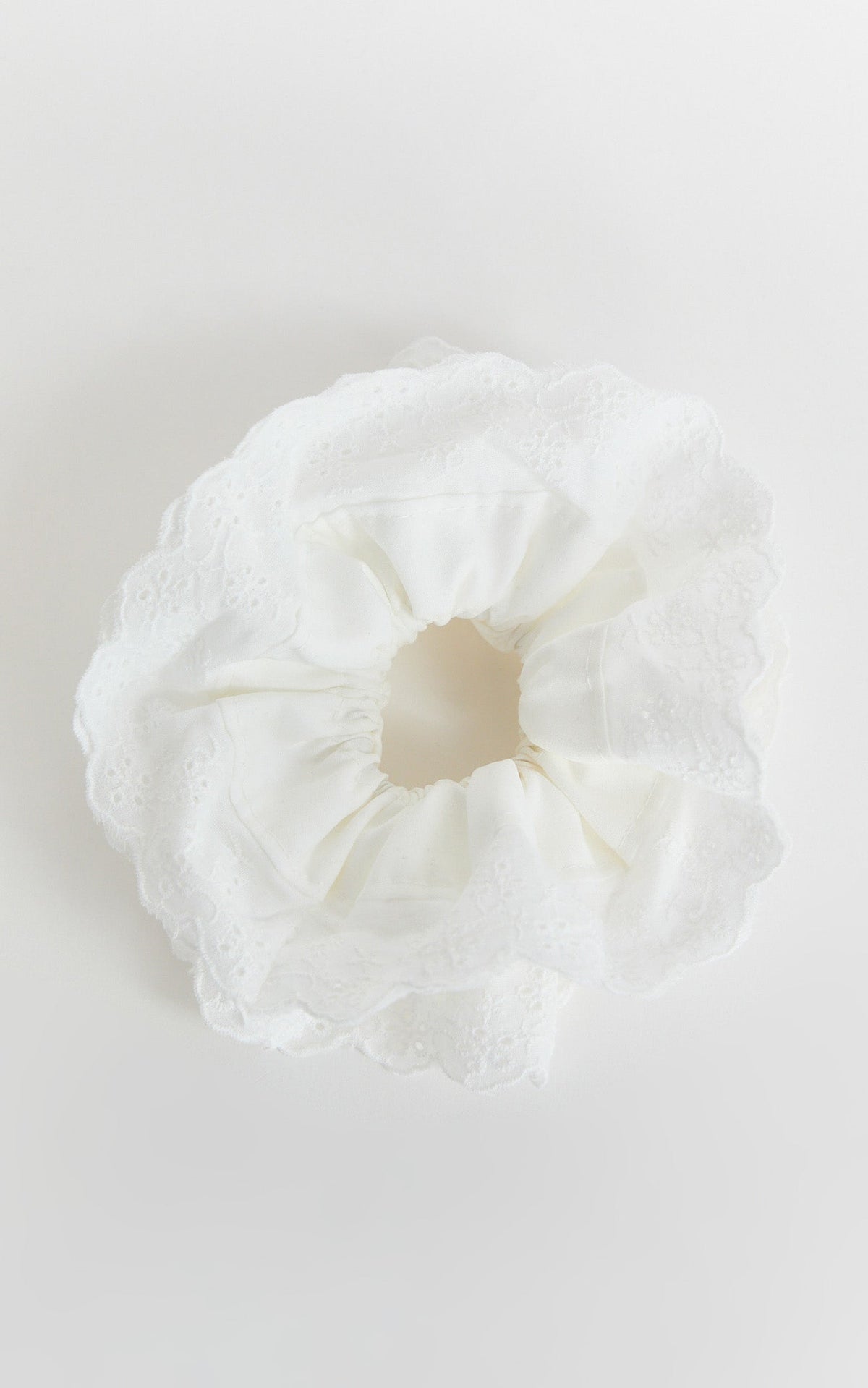Kahrissa Broderie Scrunchie in White