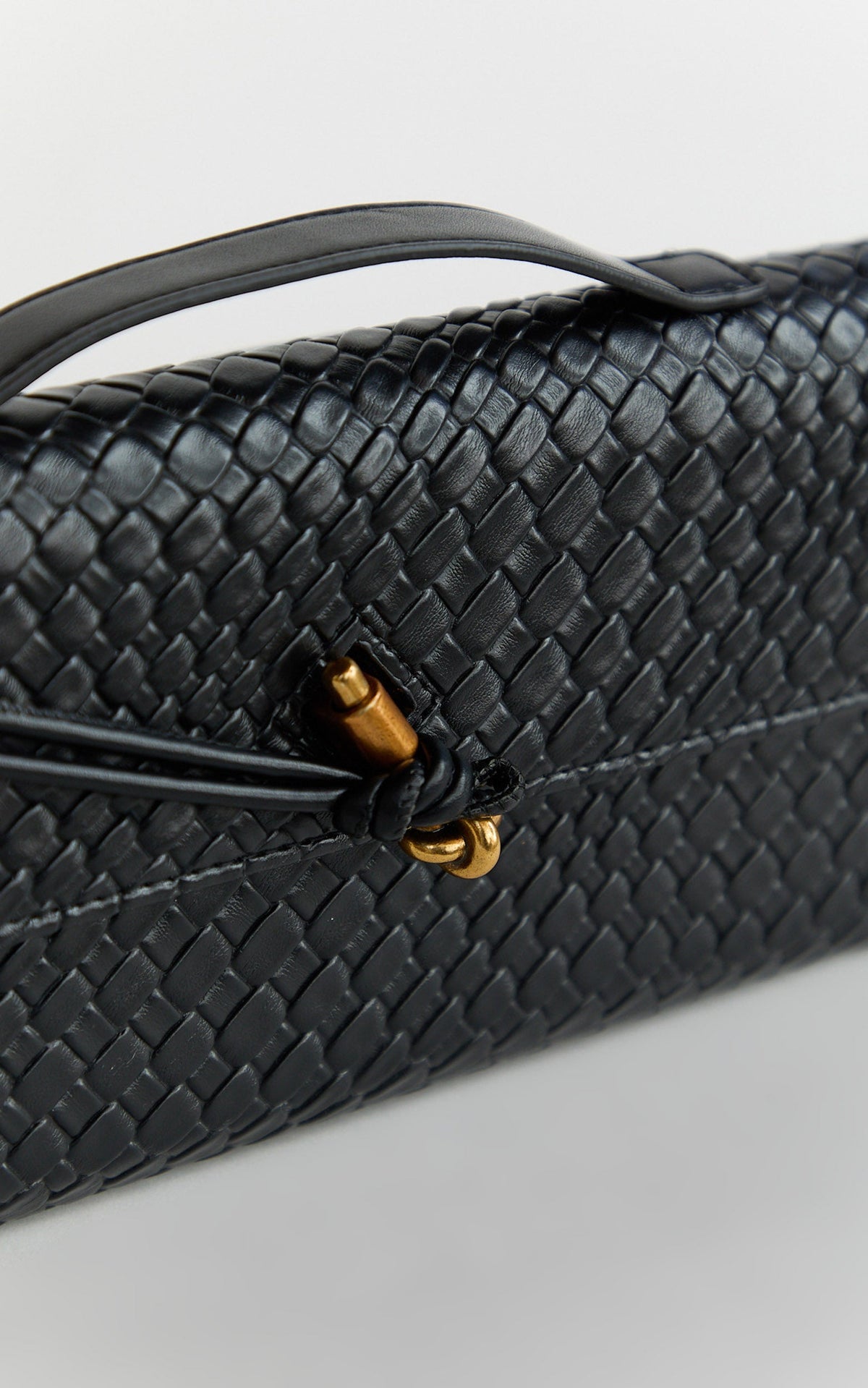 Krizza Bag - Woven Clutch Bag in Black