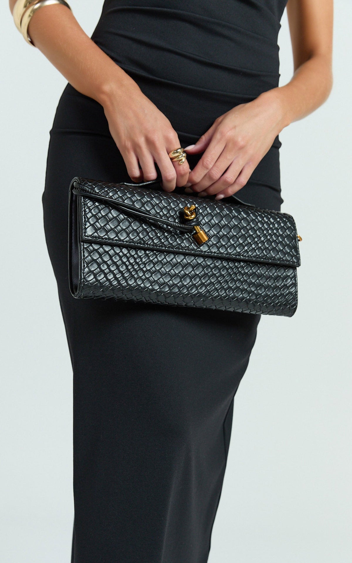 Krizza Bag - Woven Clutch Bag in Black