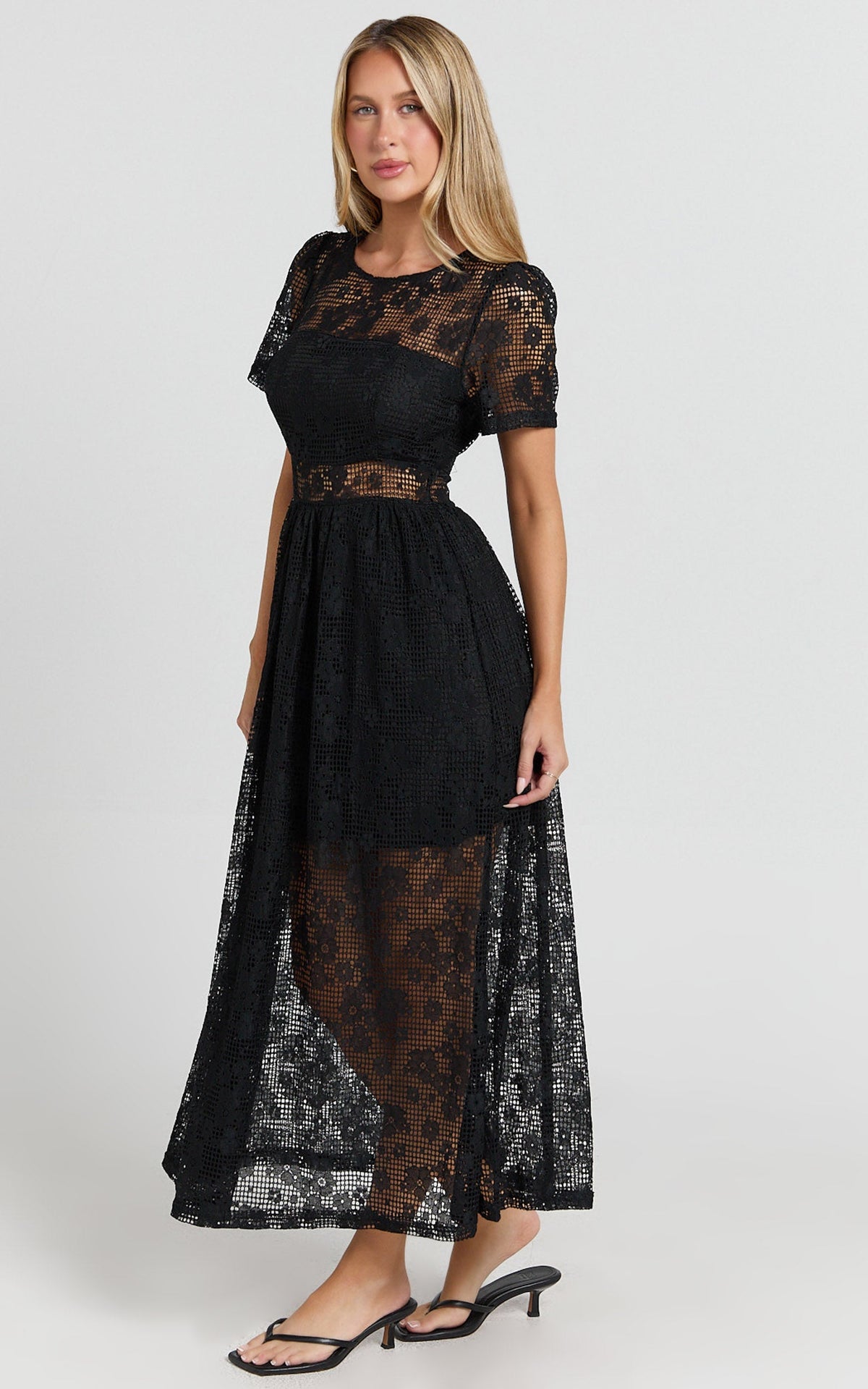 Leon Midi Dress - Short Sleeve Dress in Black