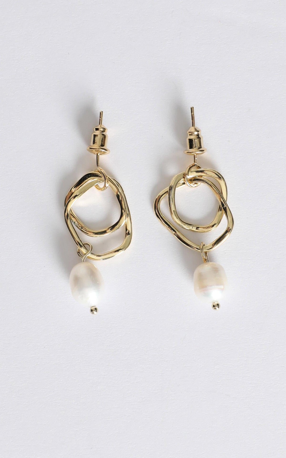 Flora Double Hoop Drop Earring in Gold And Pearl